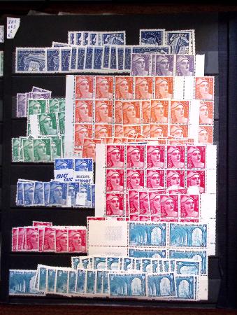 1910-1960 env. Grande quantité de timbres neufs rangés