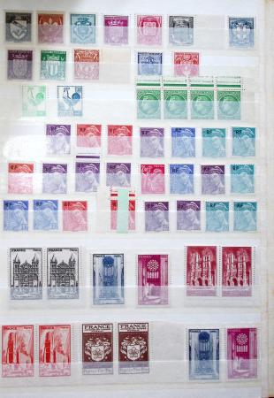 1900-90, Ensemble de timbres neufs couvrant cette période