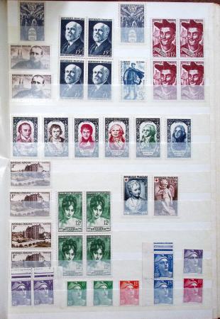 1900-90, Ensemble de timbres neufs couvrant cette période