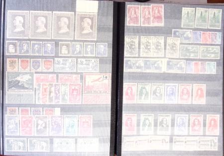 1849-1957, Collection/stock en 4 classeurs, neuf à