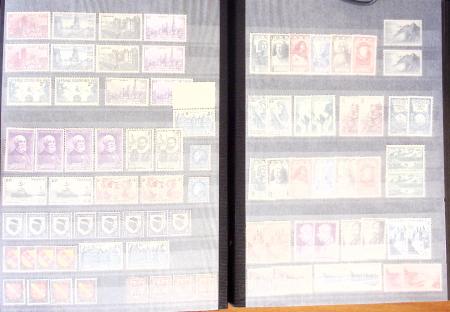 1849-1957, Collection/stock en 4 classeurs, neuf à