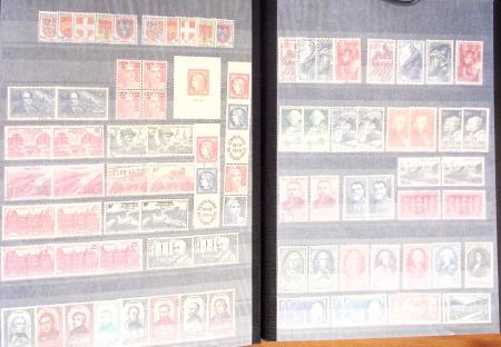 1849-1957, Collection/stock en 4 classeurs, neuf à