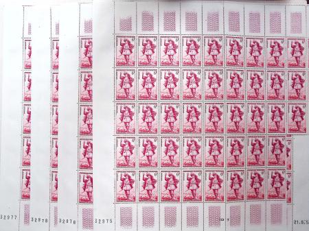 1930-1982 Ensemble de feuilles très bien conservées