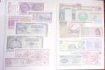 Collection de 4 classeurs de BILLETS DE BANQUE du monde