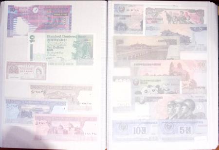 Collection de 4 classeurs de BILLETS DE BANQUE du monde