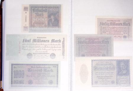 Collection de 4 classeurs de BILLETS DE BANQUE du monde