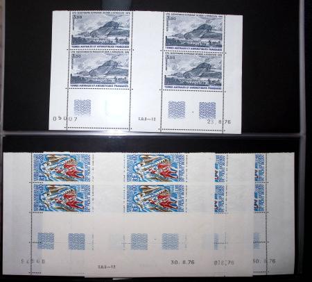 1970-1999 Collection en 4 albums de timbres neufs en