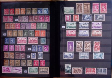 1862-2009 Collection en sept classeurs montrant une