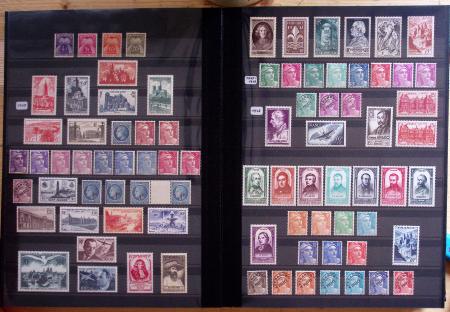 1862-2009 Collection en sept classeurs montrant une