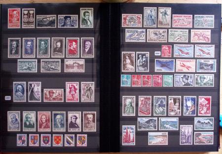 1862-2009 Collection en sept classeurs montrant une