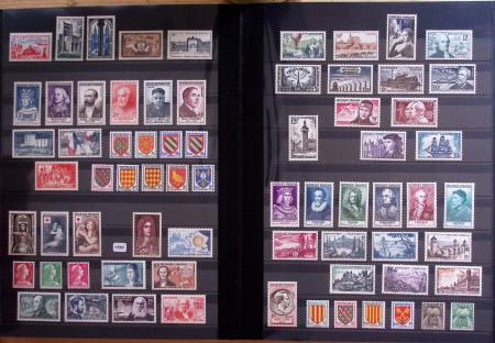 1862-2009 Collection en sept classeurs montrant une