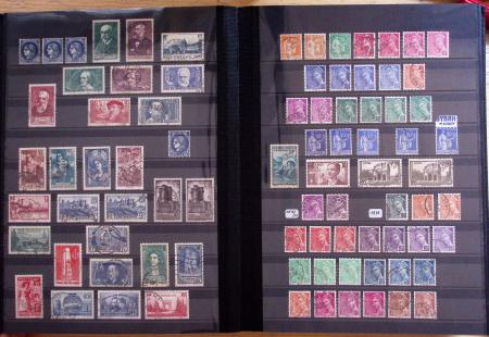 1862-2009 Collection en sept classeurs montrant une