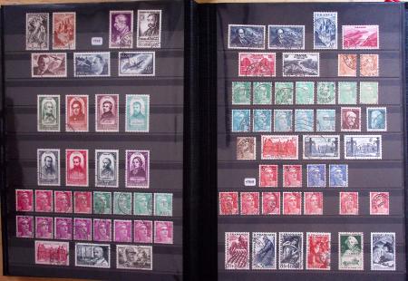 1862-2009 Collection en sept classeurs montrant une