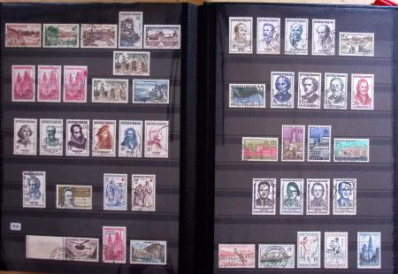 1862-2009 Collection en sept classeurs montrant une