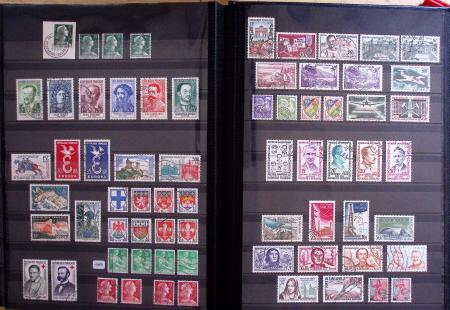 1862-2009 Collection en sept classeurs montrant une