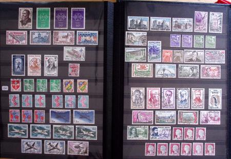 1862-2009 Collection en sept classeurs montrant une