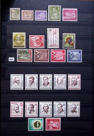 1851-2024, Mint collection five stockbooks, noted Zeppelin