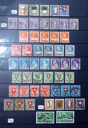1850-1974 Collection de neufs et d'oblitérés en quatre