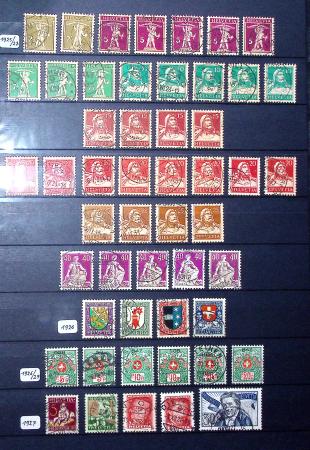 1850-1974 Collection de neufs et d'oblitérés en quatre
