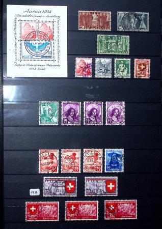 1850-1974 Collection de neufs et d'oblitérés en quatre