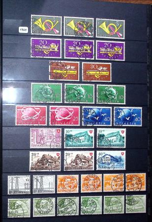 1850-1974 Collection de neufs et d'oblitérés en quatre