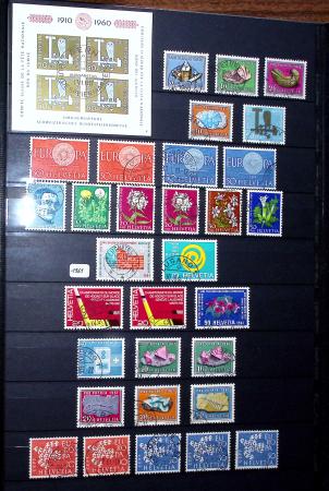 1850-1974 Collection de neufs et d'oblitérés en quatre