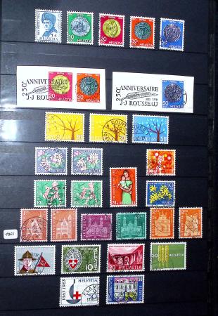 1850-1974 Collection de neufs et d'oblitérés en quatre