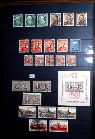 1850-1974 Collection de neufs et d'oblitérés en quatre