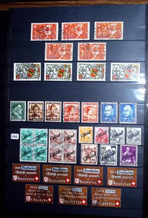 1850-1974 Collection de neufs et d'oblitérés en quatre
