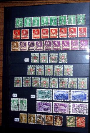 1850-1974 Collection de neufs et d'oblitérés en quatre
