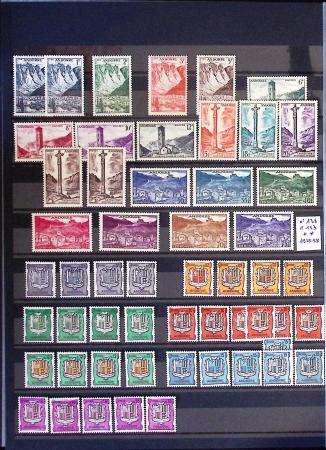 1931-2023 Collection de neufs en cinq classeurs, à
