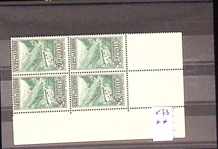 1931-2023 Collection de neufs en cinq classeurs, à