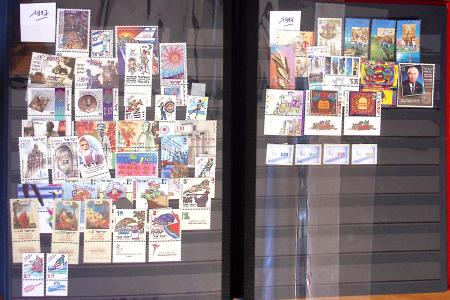 1948-2002 Never hinged collection in two stockbooks,