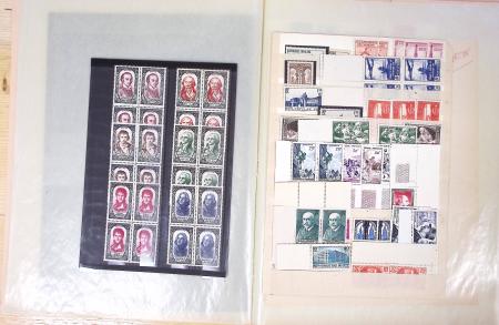 1900-59, Petit stock de neufs dont plusieurs panneaux