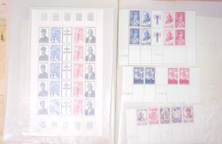 1900-59, Petit stock de neufs dont plusieurs panneaux