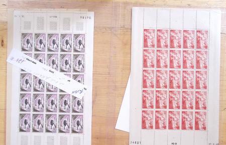 1900-59, Petit stock de neufs dont plusieurs panneaux