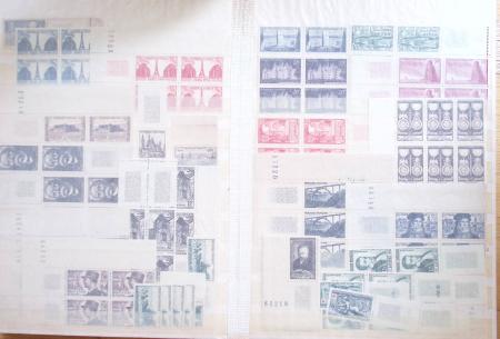 1900-59, Petit stock de neufs dont plusieurs panneaux