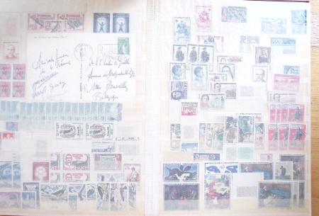 1900-59, Petit stock de neufs dont plusieurs panneaux