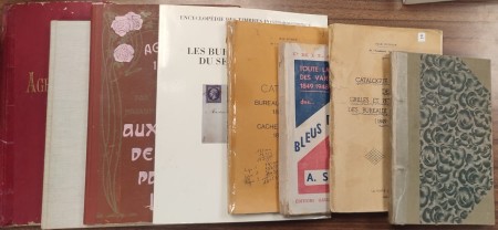BIBLIOTHEQUE avec belle partie sur les oblitérations