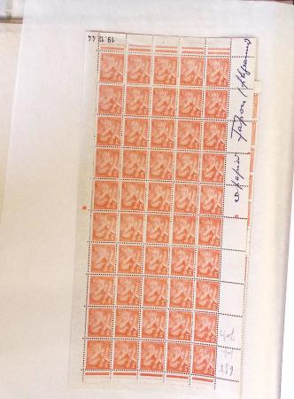 1938-51, Stock de neufs en morceaux de feuilles et