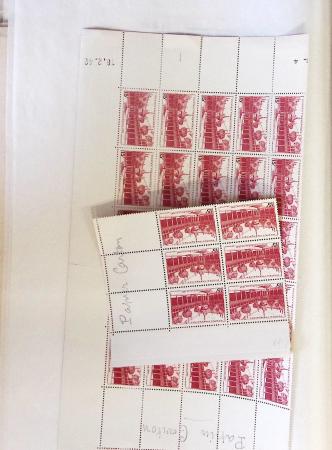 1938-51, Stock de neufs en morceaux de feuilles et