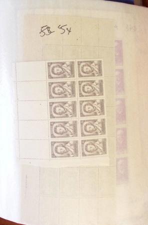 1938-51, Stock de neufs en morceaux de feuilles et