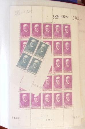 1938-51, Stock de neufs en morceaux de feuilles et