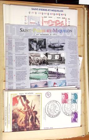 1945-2005, Stock de neufs des DOM-TOM soigneusement