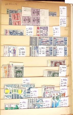 1945-2005, Stock de neufs des DOM-TOM soigneusement