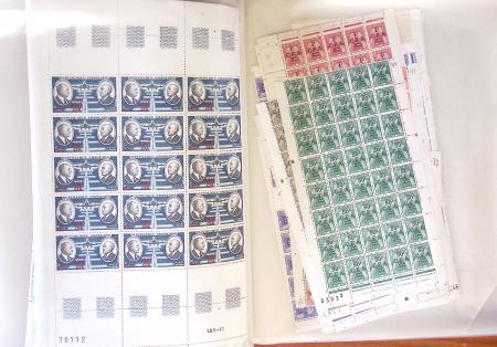 1955-1974, Solide stock de CFA, surtout en feuilles