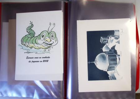 Un ensemble de cartes de vœux d'artistes du timbre dessinateurs graveurs certaines avec signature autographe manuscrite et/ou petit texte et/ou justification de tirage