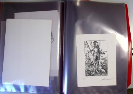 Un ensemble de cartes de vœux d'artistes du timbre dessinateurs graveurs certaines avec signature autographe manuscrite et/ou petit texte et/ou justification de tirage