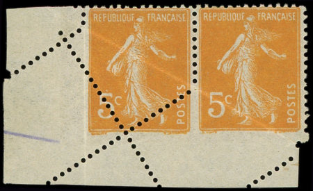 N°158 Semeuse Camée, 5c orange, PAIRE cdf, piquage OBLIQUE par pliage, neuf **, TTB