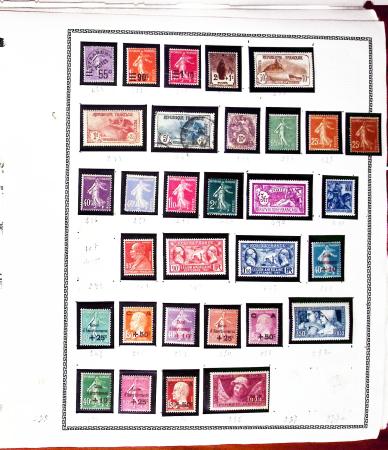 1849-2009, Une trentaine de collections en album Y
